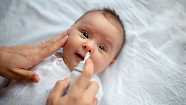 bai-viet/huong-dan-cach-rua-mui-cho-tre-so-sinh-1-thang-tuoi.html