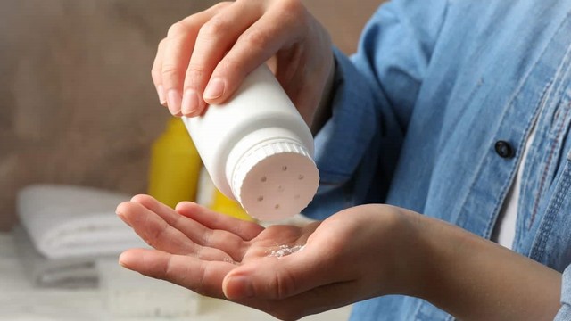 bai-viet/cach-tri-mun-bang-phan-rom-co-hieu-qua-khong-ap-dung-the-nao.html