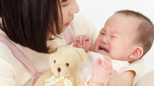 bai-viet/cach-xu-ly-khi-tre-khoc-lang-va-dau-hieu-nhan-biet-tinh-trang-nay-ma-cha-me-nen-biet.html