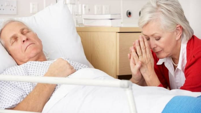 bai-viet/can-lam-gi-khi-nguoi-than-dang-hap-hoi.html