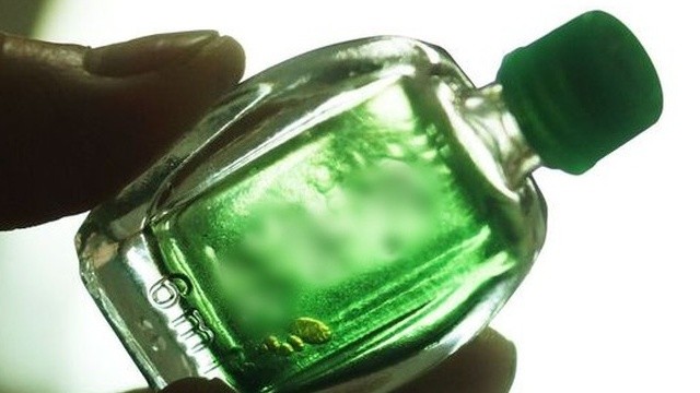 bai-viet/chan-thuong-treo-chan-co-duoc-boi-dau-hay-khong-54945.html