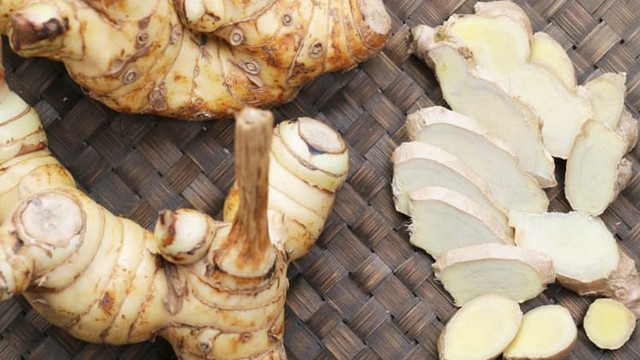 bai-viet/chua-benh-bach-bien-bang-cu-rieng-co-that-su-hieu-qua-59420.html