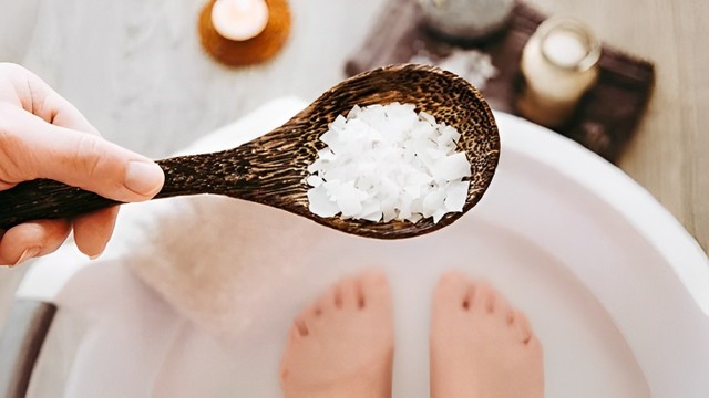 bai-viet/chi-tiet-cach-chua-to-dia-bang-muoi-don-gian-tai-nha.html