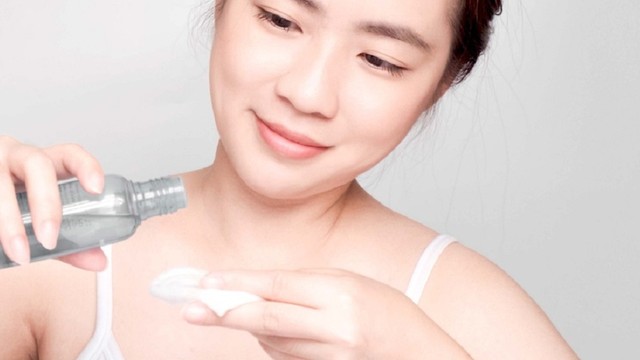 bai-viet/co-nen-dung-nuoc-hoa-hong-thuong-xuyen-khong.html