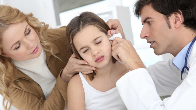 bai-viet/co-nen-lay-ray-tai-cho-be-thuong-xuyen-khong-68638.html