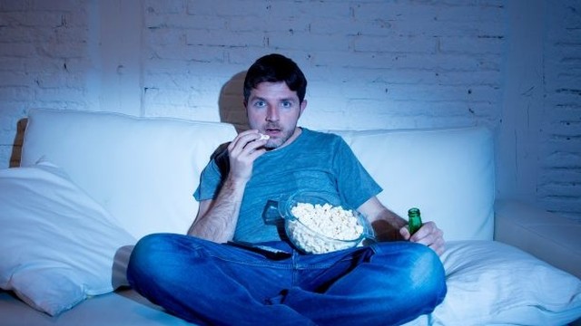 bai-viet/co-nen-thuc-khuya-xem-bong-da-moi-dem-trong-thoi-gian-dai-51309.html