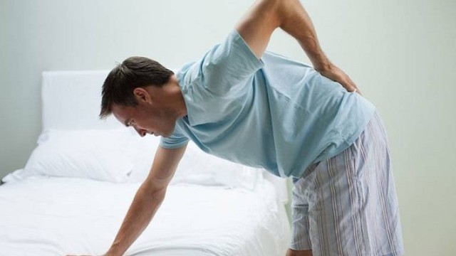 bai-viet/cui-xuong-dot-ngot-bi-dau-lung-nguyen-nhan-va-bien-phap-dieu-tri-thich-hop.html