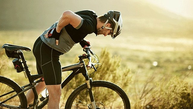 bai-viet/dap-xe-bi-dau-lung-phai-lam-sao-56301.html