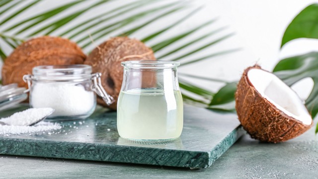 bai-viet/dau-dua-co-lam-trang-da-khong-cac-tac-dung-cua-dau-dua-trong-cham-soc-da.html