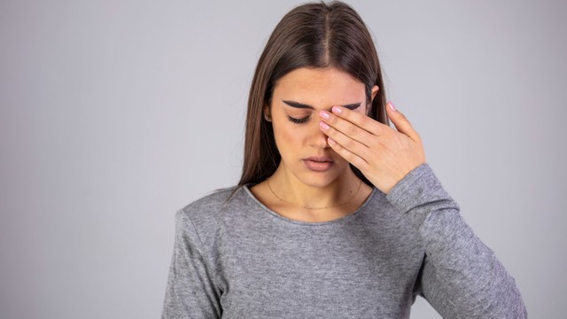 bai-viet/dau-nua-dau-va-benh-thien-dau-thong-phan-biet-nhu-the-nao.html