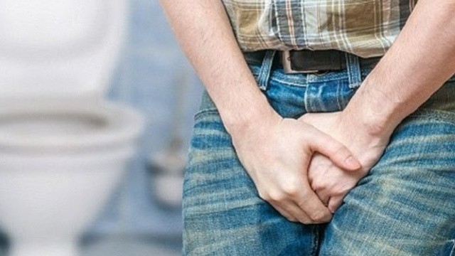 bai-viet/di-tieu-ra-tinh-trung-co-nguy-hiem-khong-nhan-biet-dau-hieu-va-cach-dieu-tri-benh.html