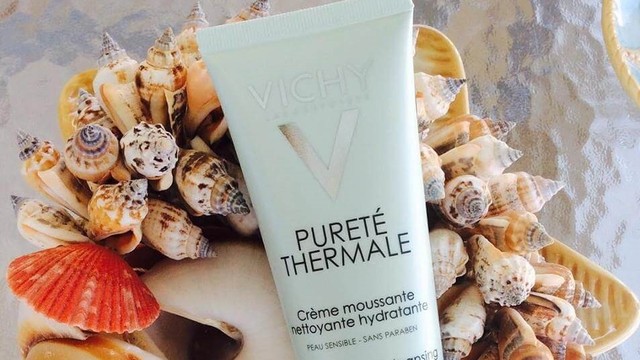 bai-viet/diem-danh-cac-loai-sua-rua-mat-cho-da-hon-hop-thien-kho-tot-nhat-hien-nay-70521.html