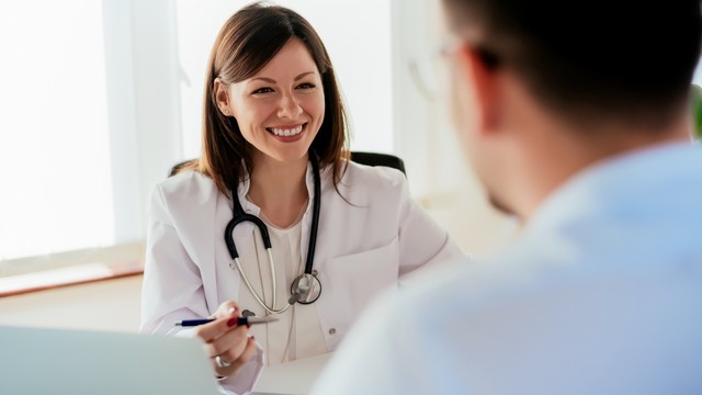 bai-viet/dieu-tri-ung-thu-khi-nao-can-lien-lac-voi-bac-si-54382.html