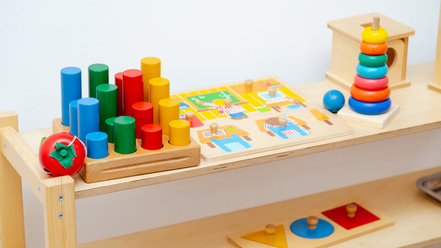 bai-viet/do-choi-montessori-0-6-tuoi-co-loi-ich-gi-cach-chon-do-choi-montessori-cho-tre-0-6-tuoi.html