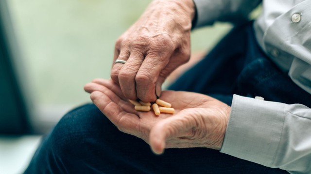 bai-viet/dung-thuoc-khang-sinh-cho-nguoi-cao-tuoi-sao-cho-an-toan-va-hieu-qua.html