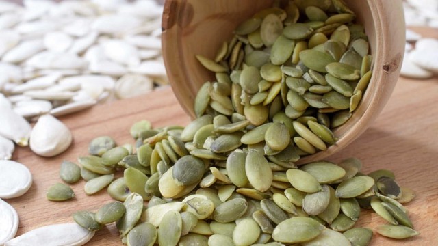 bai-viet/giai-dap-an-hat-bi-co-nong-khong-va-luu-y-khi-an-hat-bi-71211.html