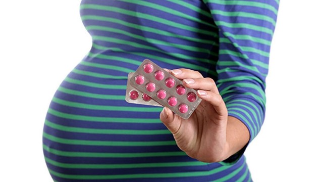 bai-viet/giai-dap-ba-bau-co-uong-thuoc-bo-mat-duoc-khong-63261.html