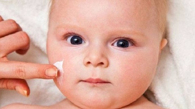 bai-viet/giai-dap-thac-mac-kem-sudocrem-co-boi-mat-duoc-khong-58273.html