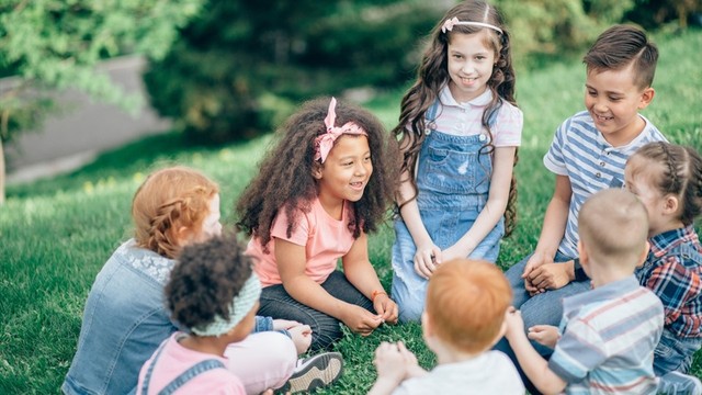 bai-viet/giao-duc-cam-xuc-xa-hoi-la-gi-co-nhung-nang-luc-cot-loi-nao-co-loi-ich-gi.html