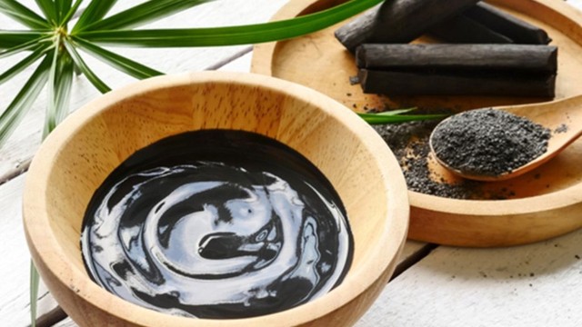 bai-viet/co-the-ban-chua-biet-tac-dung-cua-than-hoat-tinh-trong-lam-dep.html