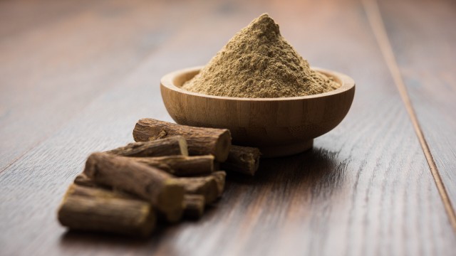 bai-viet/bot-cam-thao-co-lam-trang-da-khong-72817.html