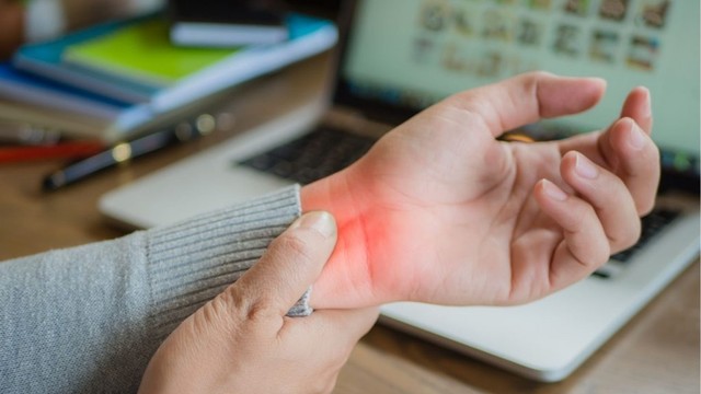 bai-viet/goc-giai-dap-thac-mac-kham-te-bi-chan-tay-o-dau-dam-bao-uy-tin-va-hieu-qua.html