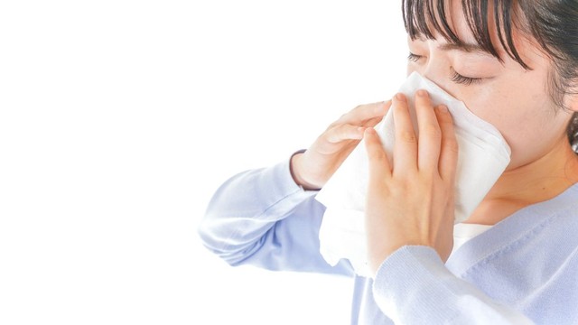 Hắt xì liên tục là dấu hiệu gì? Những điều bạn cần biết để bảo vệ sức khỏe