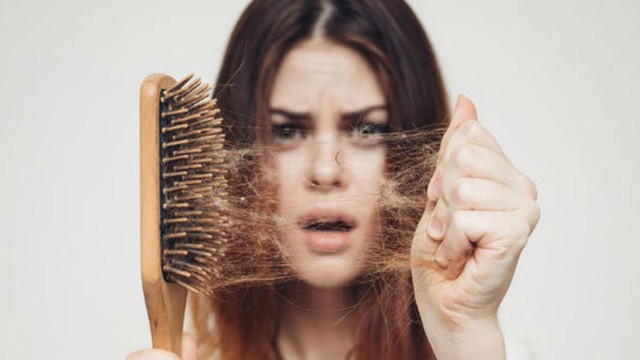 bai-viet/toc-rung-khung-khiep-hau-covid-khac-phuc-bang-cach-nao-53310.html