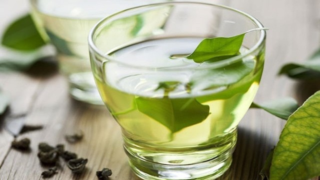 bai-viet/hoi-dap-uong-nuoc-voi-hai-than-khong.html