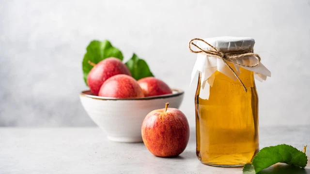 bai-viet/6-loi-ich-suc-khoe-khi-uong-giam-tao-voi-mat-ong.html