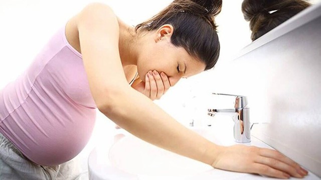 bai-viet/ba-bau-gap-tinh-trang-non-ra-mau-do-dau.html