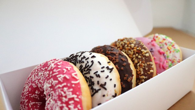 bai-viet/banh-donut-bao-nhieu-calo-cac-yeu-to-anh-huong-den-luong-calo.html