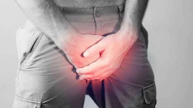 Bao quy đầu bị sưng phồng lên như cục mỡ: Nguyên nhân, triệu chứng và hướng xử trí