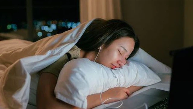 bai-viet/bat-may-tinh-xuyen-dem-co-the-gay-anh-huong-toi-giac-ngu.html