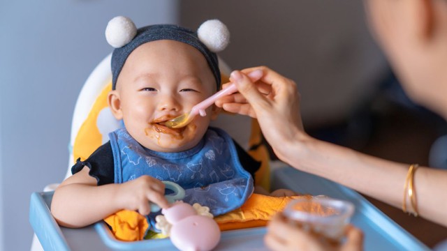 bai-viet/be-an-dam-bao-nhieu-la-du-huong-dan-luong-an-theo-tung-thang-tuoi.html