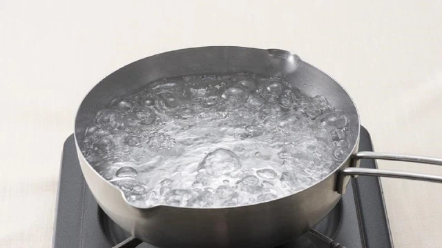 bai-viet/cach-xu-ly-va-cham-soc-khi-bi-bong-nuoc-soi.html