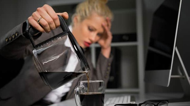 bai-viet/caffein-co-loi-hay-co-hai-cho-nguoi-bi-dau-dau.html