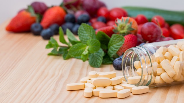 bai-viet/co-nen-uong-vitamin-tong-hop-khong-luc-nao-uong-thi-hop-ly.html