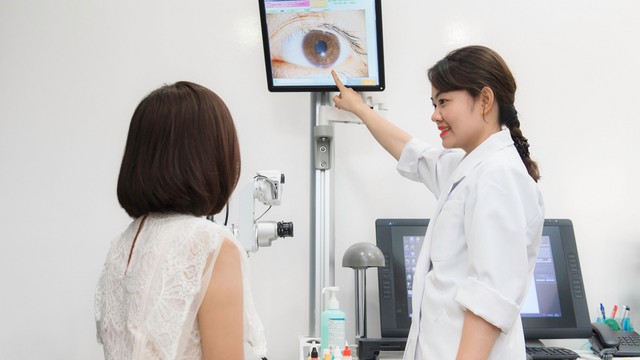 bai-viet/vai-tro-cua-crosslinking-trong-cai-thien-thi-luc.html