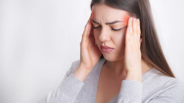 Đau đầu như kim châm là dấu hiệu bệnh gì?