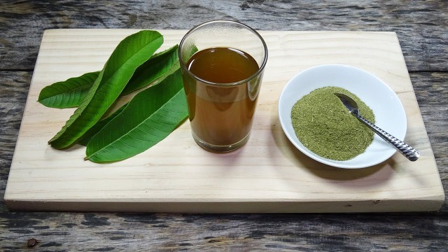 bai-viet/giai-dap-uong-nuoc-la-oi-hang-ngay-co-tot-khong-70299.html