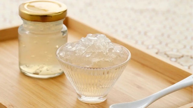 bai-viet/giai-dap-y-khoa-mo-ruot-thua-uong-nuoc-yen-va-nuoc-dua-co-duoc-khong.html
