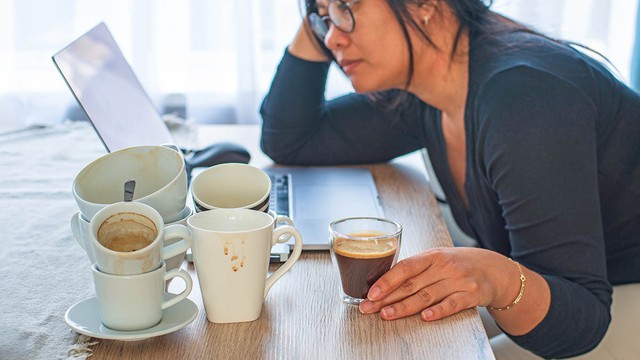 bai-viet/hoi-chung-cai-nghien-caffeine-va-nhung-dieu-can-biet.html