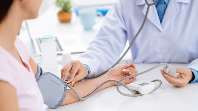 Huyết áp thấp nhất ở đâu trong hệ tuần hoàn? 