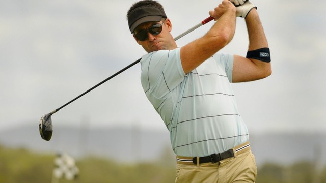 bai-viet/lam-gi-khi-danh-golf-bi-dau-suon-phai-57493.html