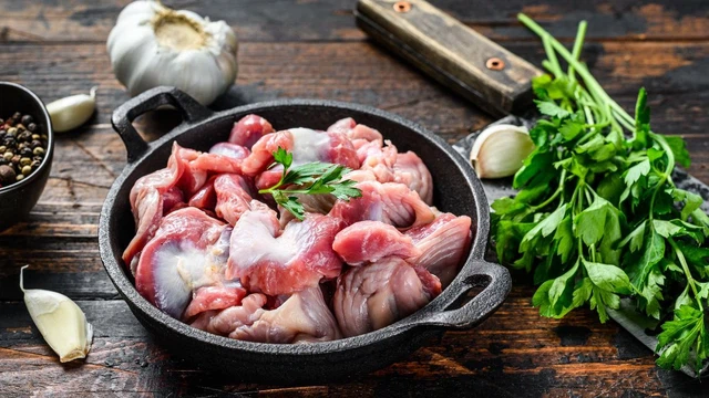 Mề gà bao nhiêu calo? Ăn mề gà có mập không?
