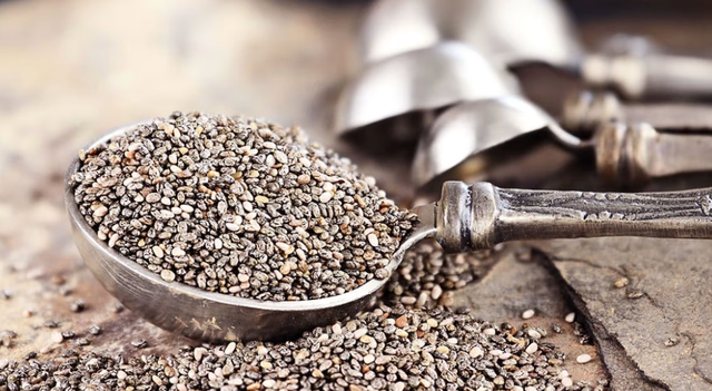 bai-viet/ngam-hat-chia-bang-nuoc-nong-hay-lanh-ngam-hat-chia-sao-cho-dung-cach-70279.html