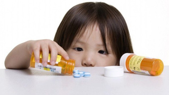 bai-viet/nhung-dieu-quan-trong-cha-me-can-phai-biet-ve-ngo-doc-thuoc-o-tre-em.html