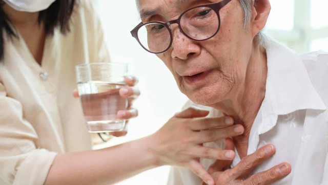 bai-viet/roi-loan-nuot-o-benh-nhan-sau-tai-bien-mot-so-phuong-an-dieu-tri.html