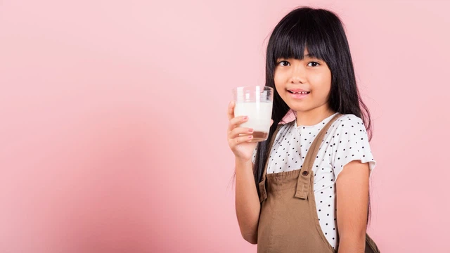 bai-viet/sua-tang-can-cho-be-10-tuoi-luu-y-va-cach-chon-dung-phu-huynh-can-biet.html